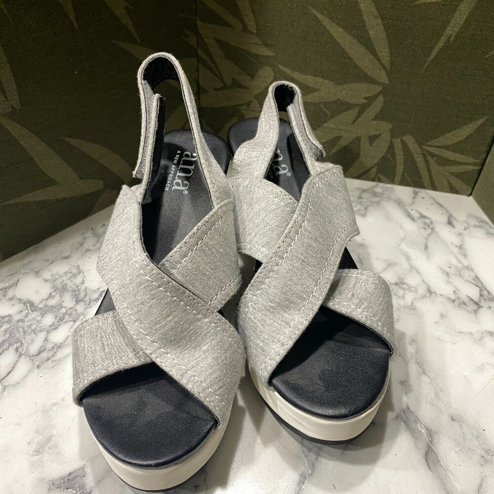 Lk New ANA Open Toe Wedge Sandal sz 6